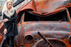 Model mit zerstörtem Hanomag Transporter