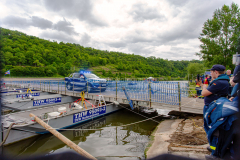 THW-Pontonbrücke, komplett mit THW-Fahrzeug